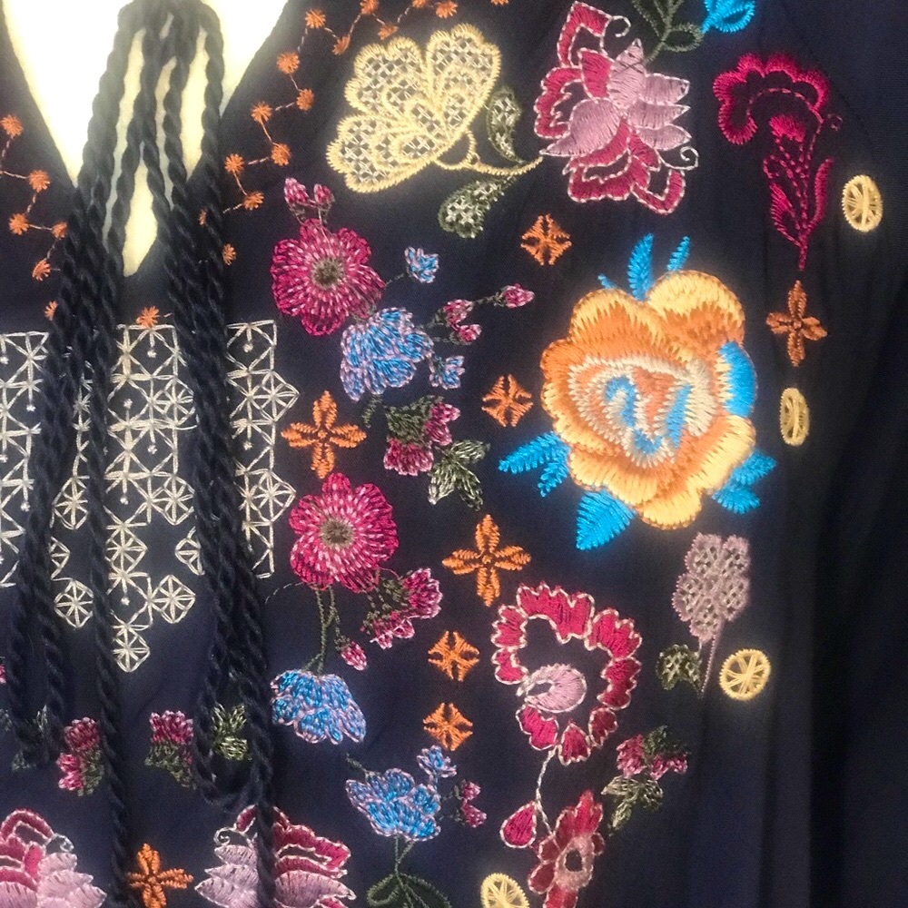 NAVY TUNIC WITH FLORAL EMBROIDERY - Picture 5 of 5